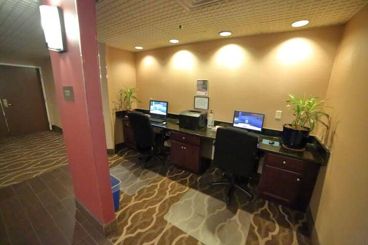 Business Center 41 of 49