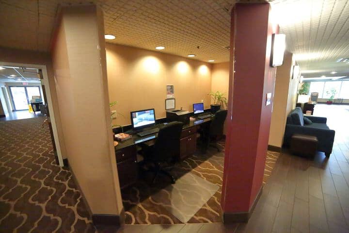 Business Center 40 of 49