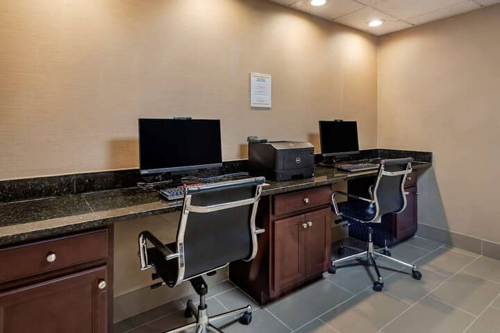 Business Center 42 of 49